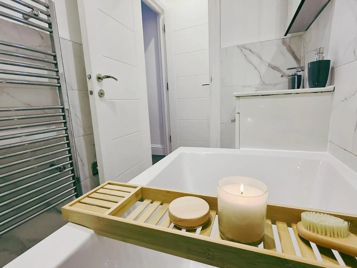 Cosy 1 Bed Home, City Centre, Free Parking, Long & Short Stays Brighton 0*,  United Kingdom