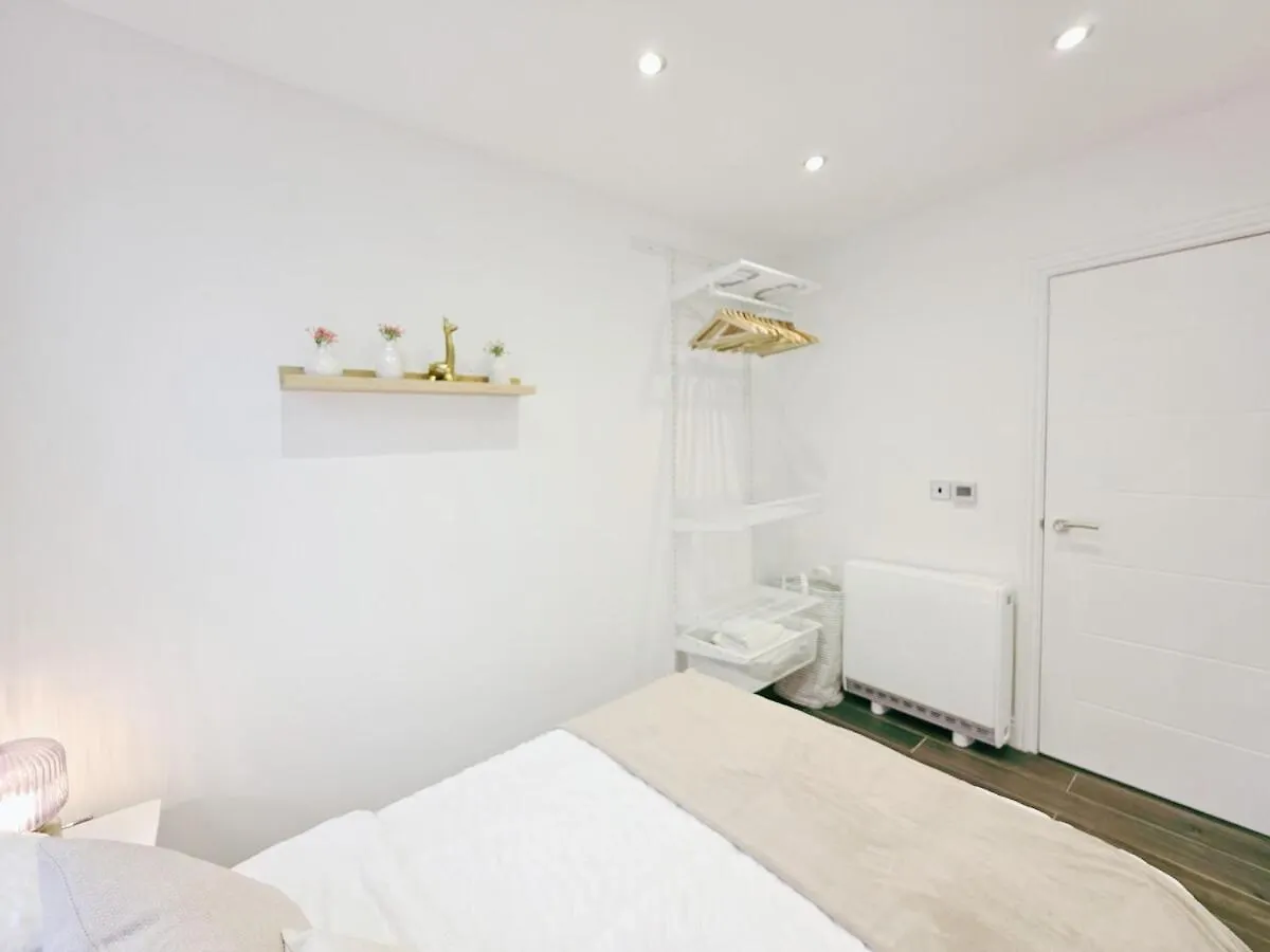 Cosy 1 Bed Home, City Centre, Free Parking, Long & Short Stays Brighton United Kingdom