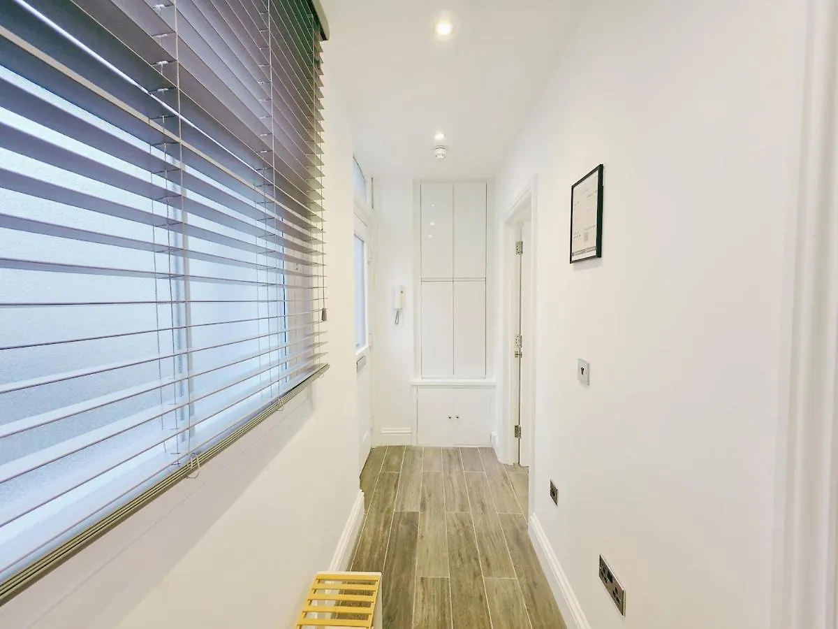 Cosy 1 Bed Home, City Centre, Free Parking, Long & Short Stays Brighton Apartment